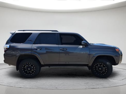 Used 2020 Toyota 4Runner TRD Off-Road Premium w/ Moonroof Package AWD/4WD image 4