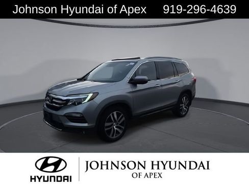 Used 2017 Honda Pilot Touring image 4