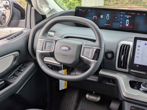 New 2026 Ford Expedition XL image 18