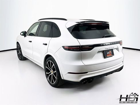 Used 2019 Porsche Cayenne Turbo w/ Premium Plus Package image 8