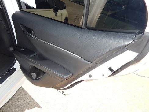 Used 2020 Toyota Camry XSE image 17