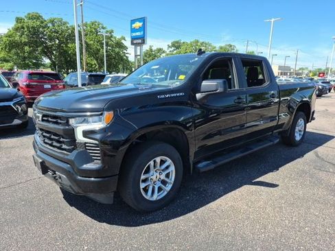 Used 2025 Chevrolet Silverado 1500 RST AWD/4WD image 3