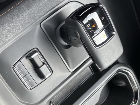 Used 2024 GMC Sierra 1500 AT4 w/ Technology Package image 26