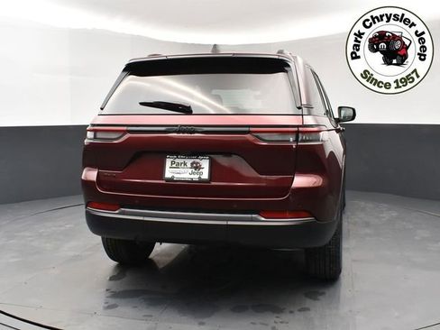 New 2026 Jeep Grand Cherokee Altitude image 5