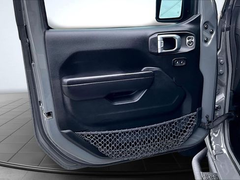 Used 2020 Jeep Wrangler Unlimited Sport S image 28