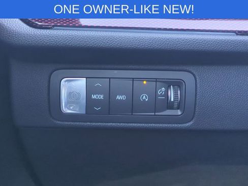 Used 2025 Chevrolet Traverse RS image 21