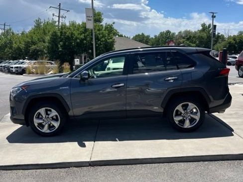 Used 2019 Toyota RAV4 Limited AWD/4WD image 3