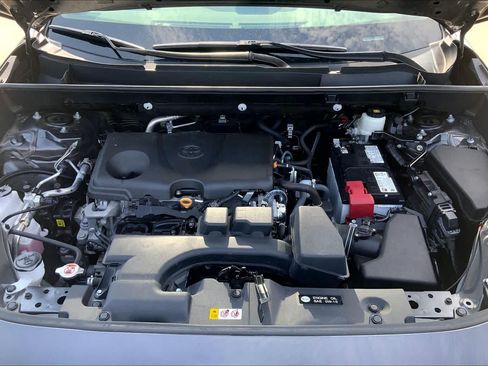 Used 2024 Toyota RAV4 XLE FWD image 29