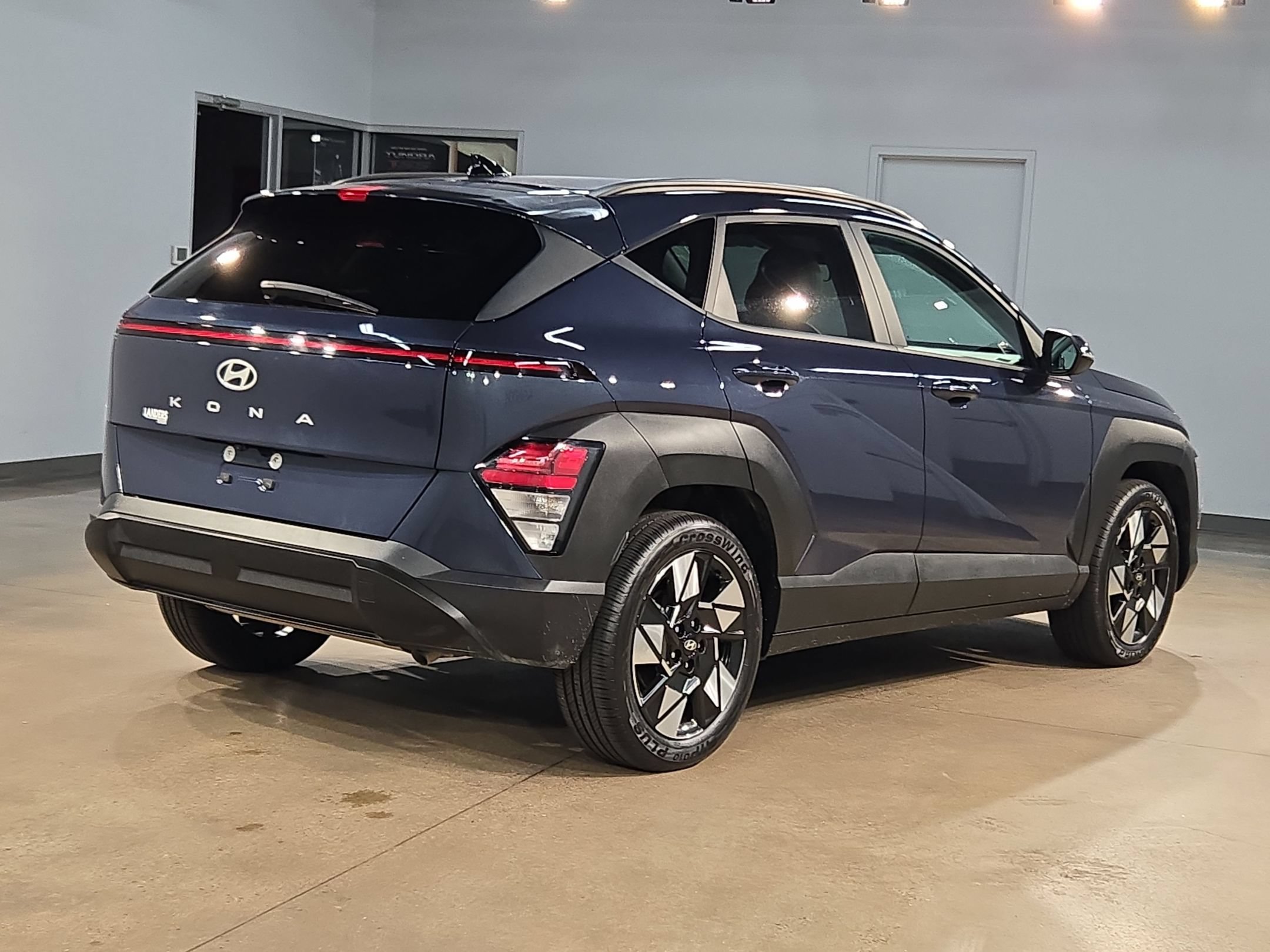 Used 2025 Hyundai Kona SEL FWD image 7