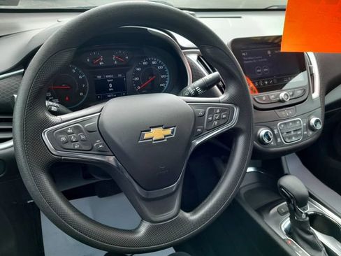 Used 2024 Chevrolet Malibu LT FWD image 11