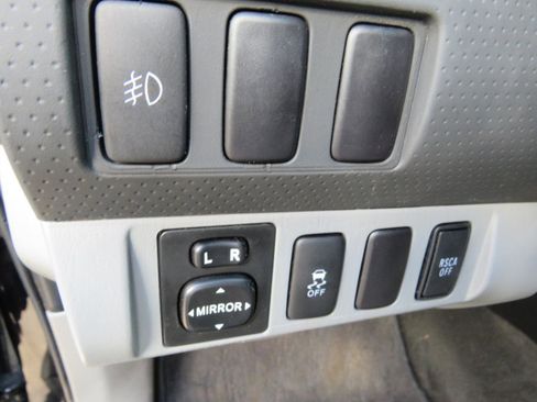 Used 2015 Toyota Tacoma 4x4 Double Cab w/ SR5 Package image 10