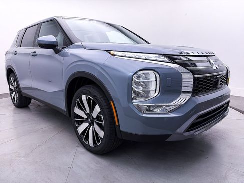 New 2026 Mitsubishi Outlander SE image 1
