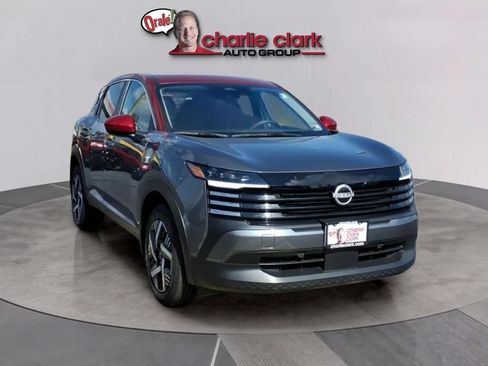 Used 2025 Nissan Kicks SV FWD image 8