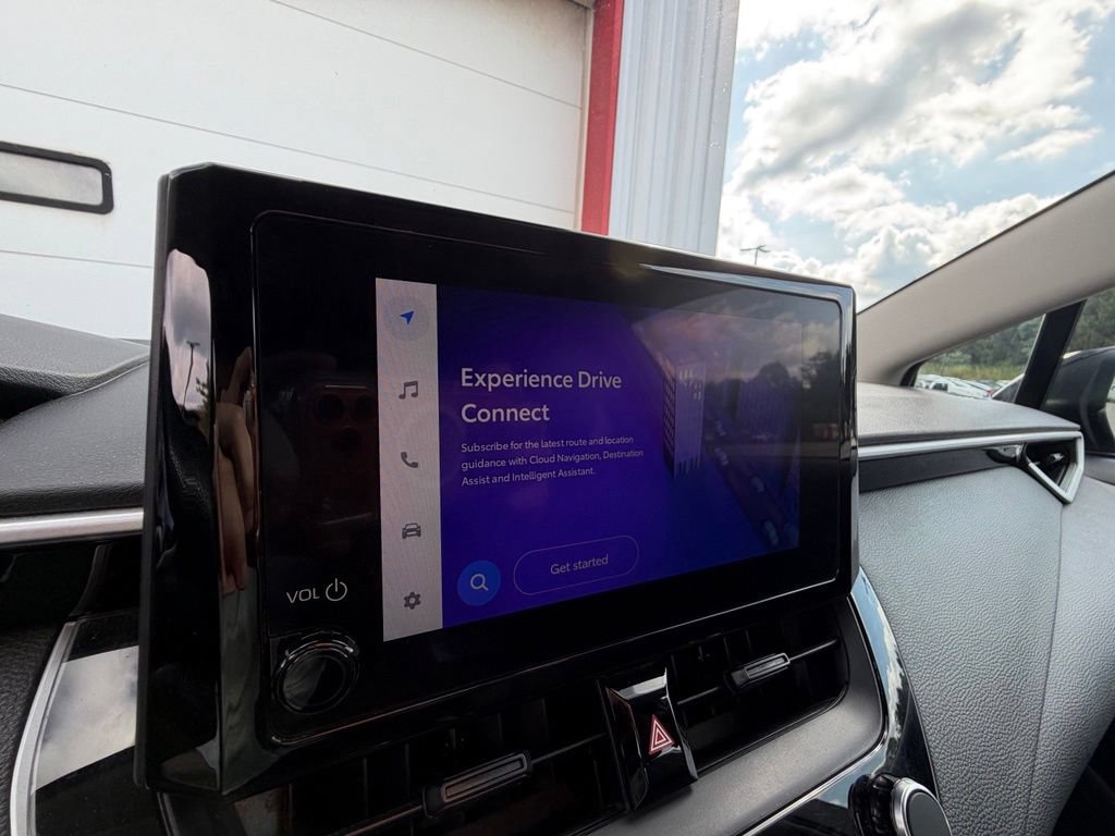 Used 2025 Toyota Corolla LE FWD image 18