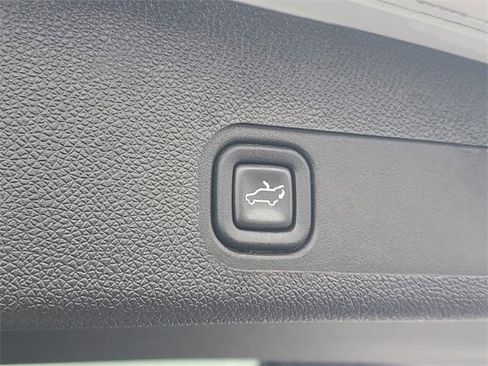 Used 2014 Chevrolet Tahoe LTZ image 8