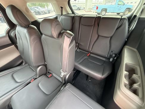 Used 2026 Kia Carnival FWD image 25