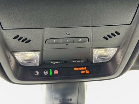 New 2025 Cadillac XT5 Luxury image 19