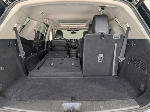 Used 2024 Nissan Pathfinder Platinum AWD/4WD image 30