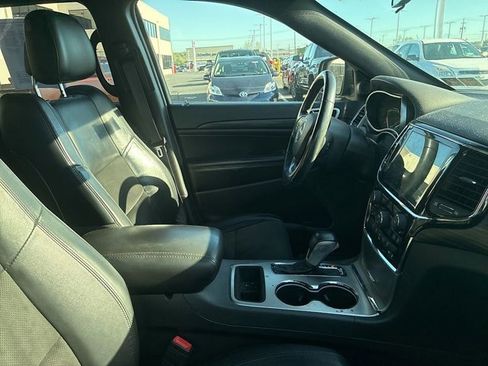Used 2021 Jeep Grand Cherokee Laredo X AWD/4WD image 19
