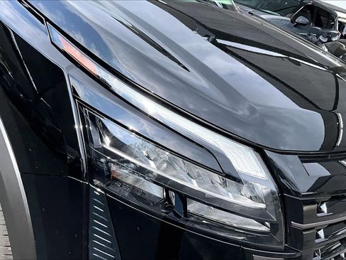 New 2026 Nissan Pathfinder SV image 13