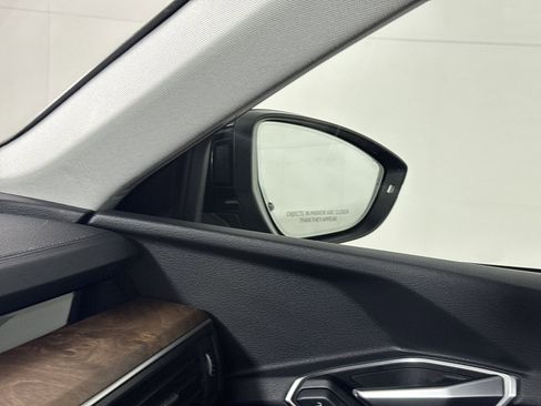 Used 2020 Audi e-tron Premium Plus image 19