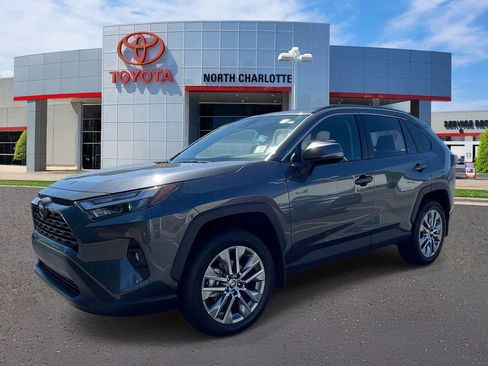 Used 2025 Toyota RAV4 XLE Premium FWD image 5