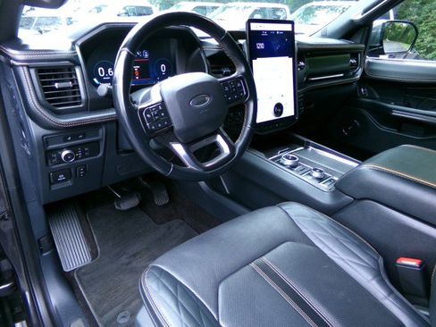 Used 2022 Ford Expedition Platinum AWD/4WD image 14