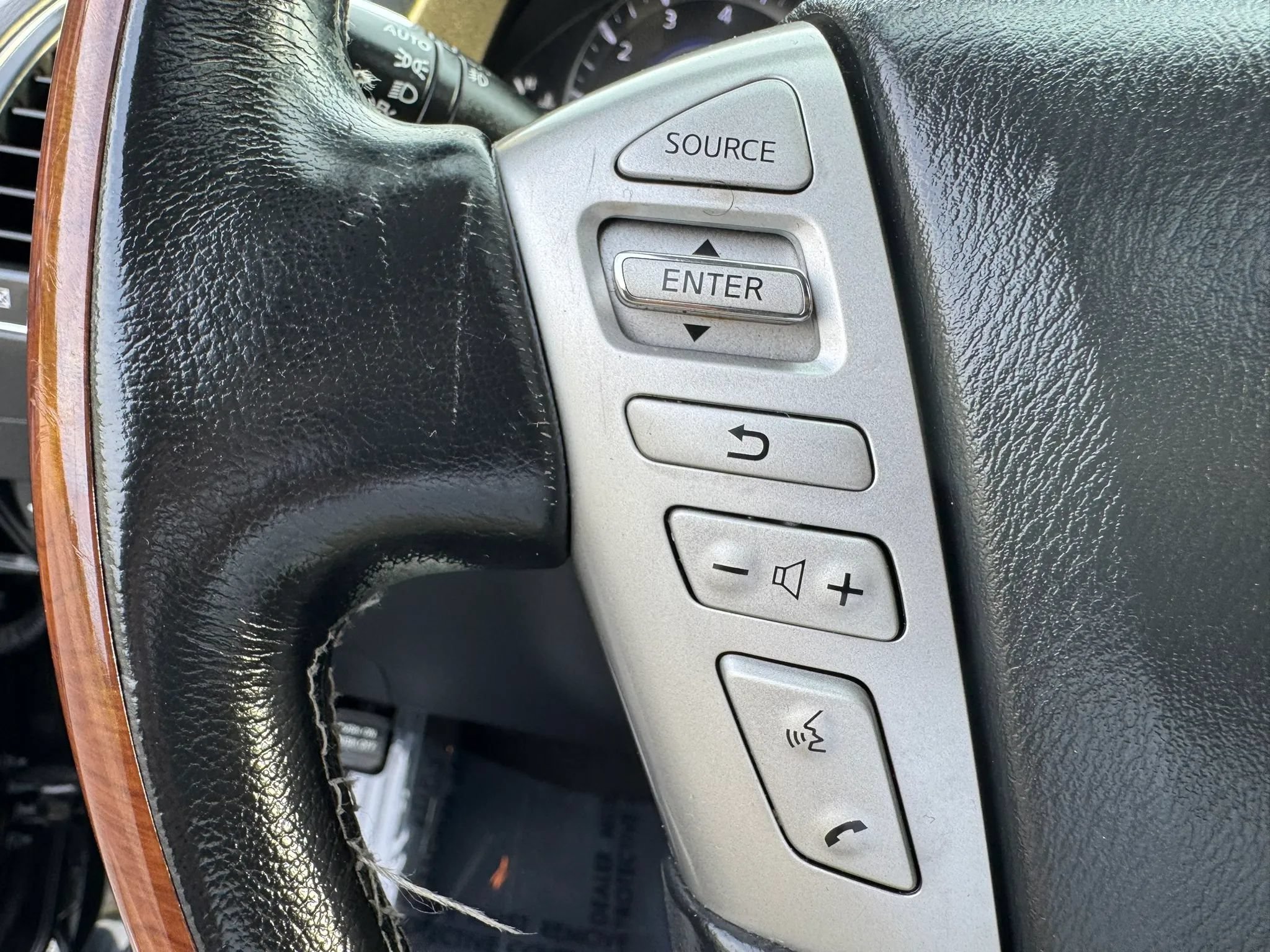 Used 2019 INFINITI QX80 Luxe RWD image 16