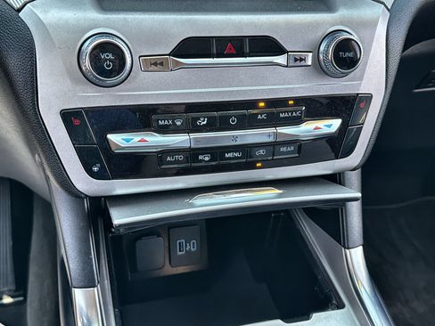 Certified 2023 Ford Explorer XLT w/ Equipment Group 202A RWD image 19