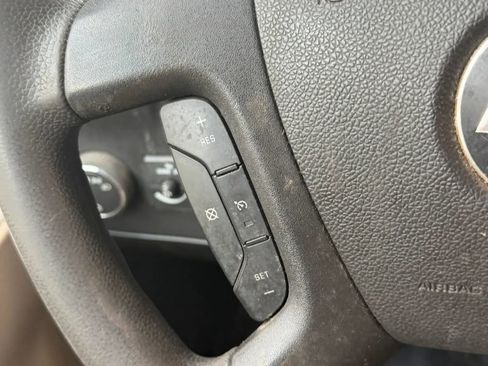 Used 2018 Chevrolet Express 2500 Extended w/ Driver Convenience Package RWD image 13