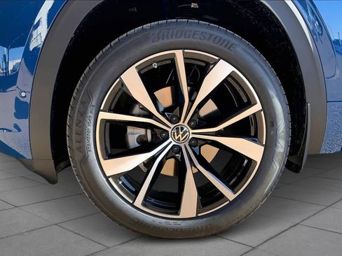 New 2026 Volkswagen Atlas Cross Sport SEL Premium R-Line AWD/4WD image 12