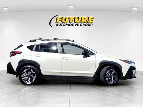 Used 2024 Subaru Crosstrek 2.0i Premium AWD/4WD image 3