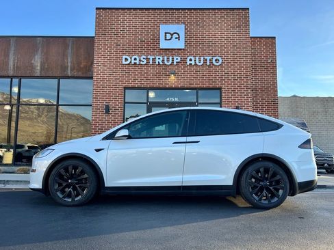 Used 2022 Tesla Model X image 3