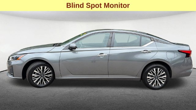 Used 2023 Nissan Altima 2.5 SV w/ SV Premium Package AWD/4WD image 6