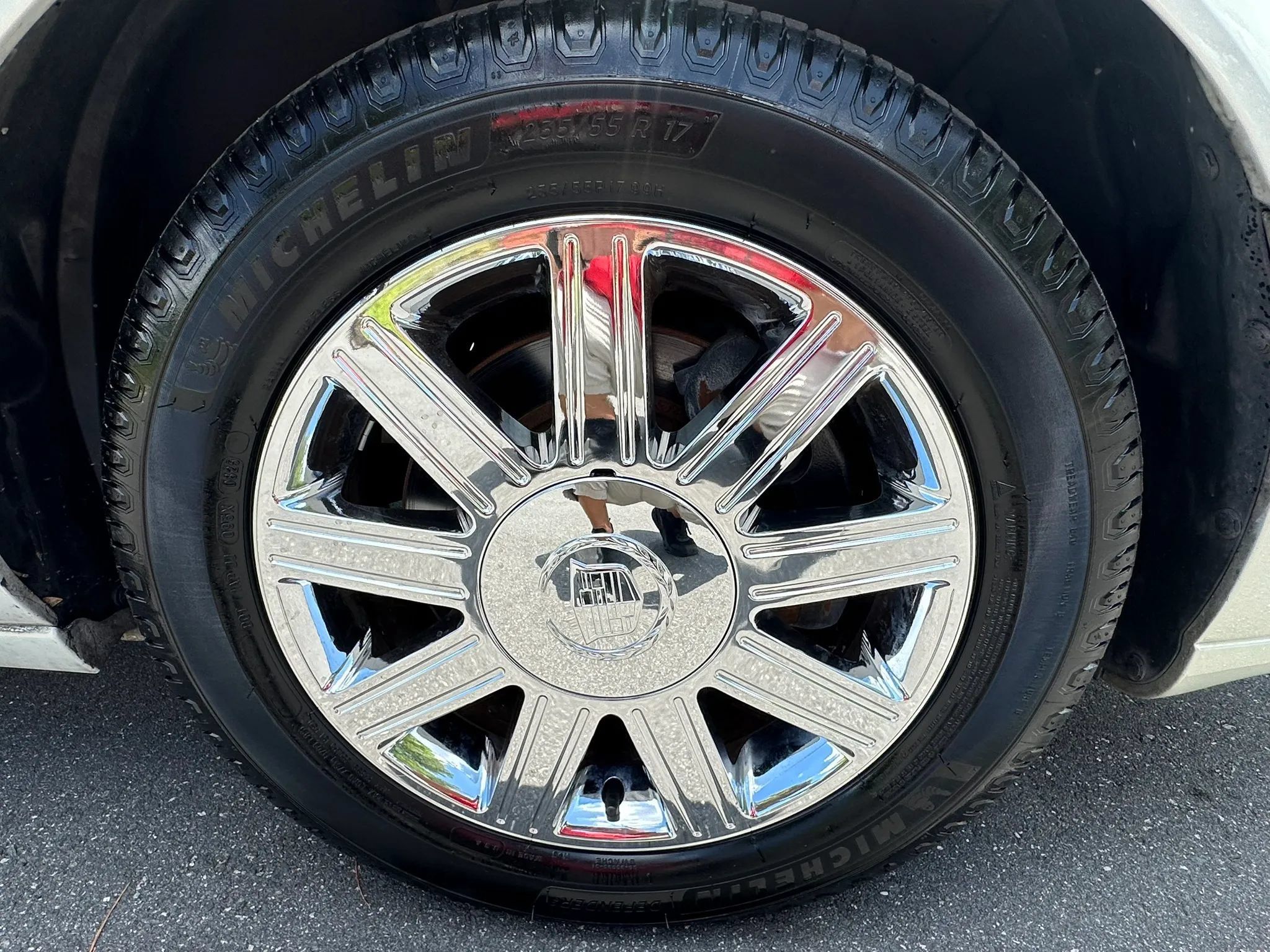 Used 2010 Cadillac DTS Luxury FWD image 19