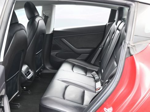 Used 2018 Tesla Model 3 Long Range image 35