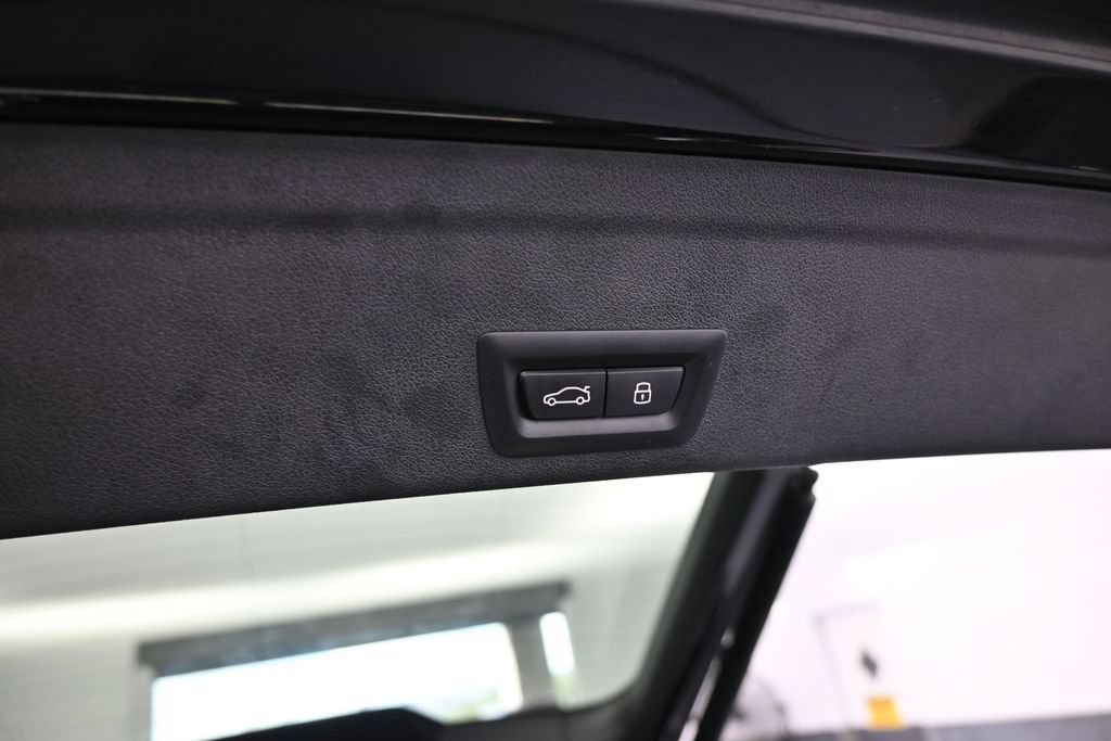 Used 2025 BMW X6 xDrive40i AWD/4WD image 48