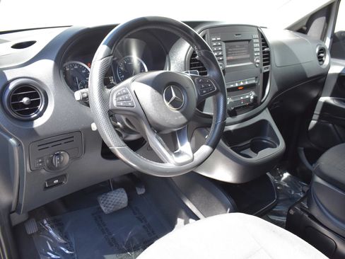 Used 2020 Mercedes-Benz Metris image 47