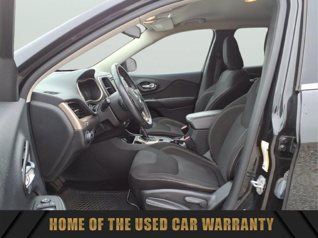 Used 2015 Jeep Cherokee Latitude w/ Cold Weather Group FWD image 15
