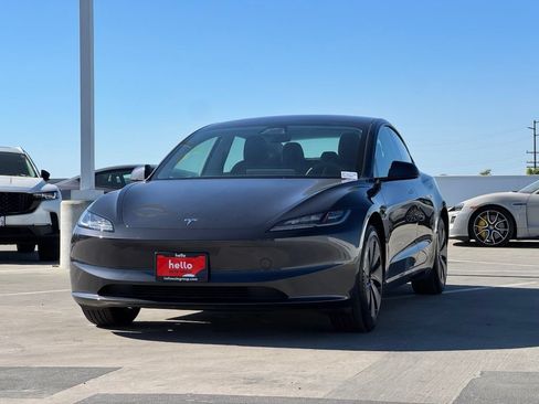 Used 2025 Tesla Model 3 RWD image 3