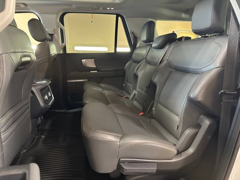 Used 2025 Ford Expedition Max Active AWD/4WD image 19