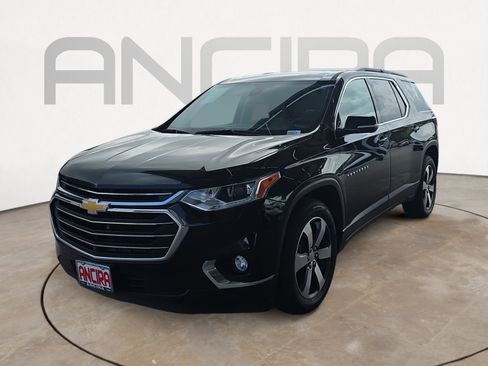 Used 2020 Chevrolet Traverse LT w/ LT Premium Package AWD/4WD image 4