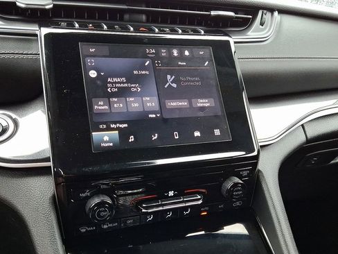 Used 2023 Jeep Grand Cherokee Laredo image 17