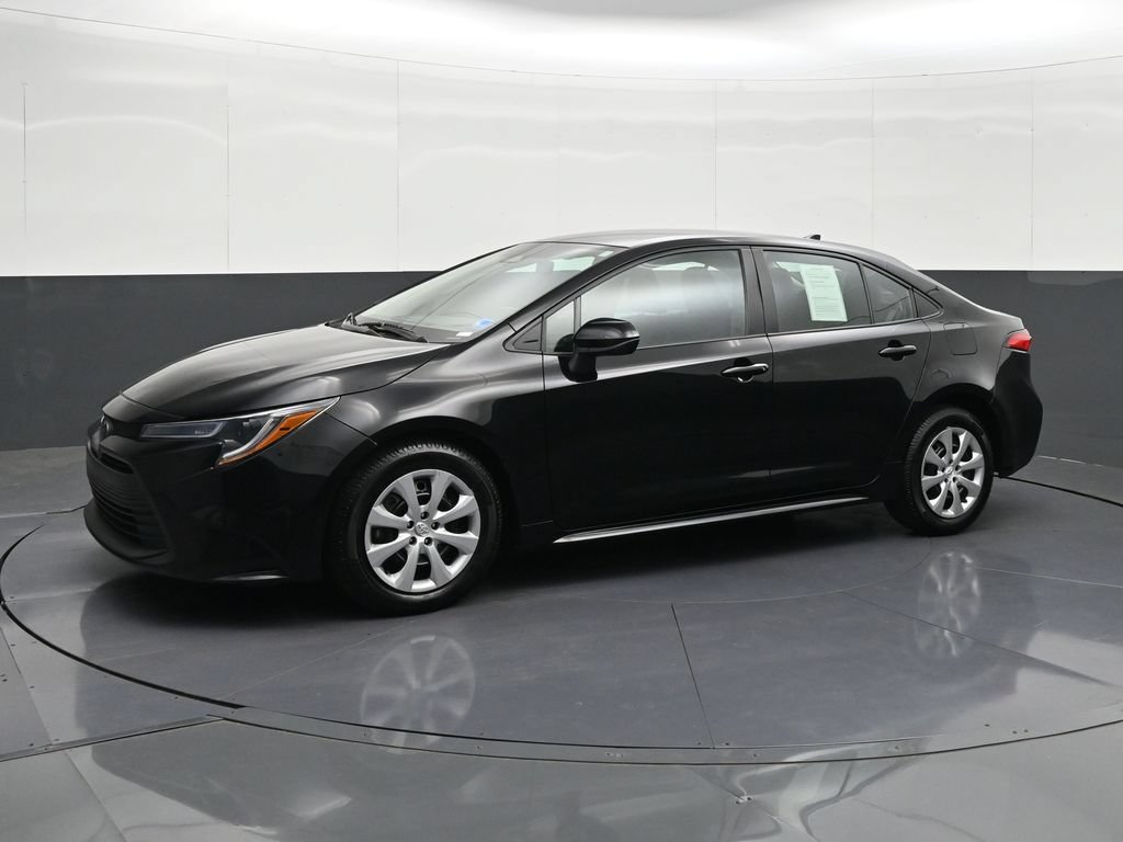 Used 2024 Toyota Corolla LE FWD image 1