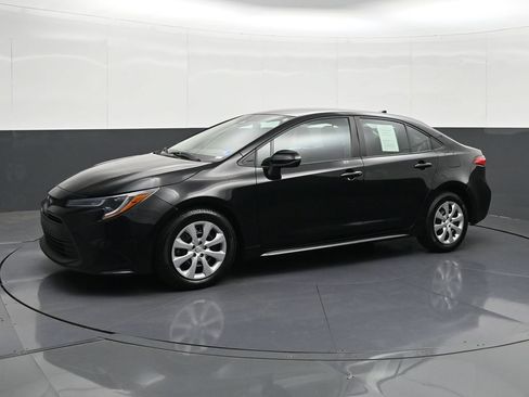 Used 2024 Toyota Corolla LE FWD image 1