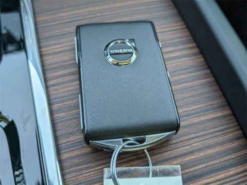 New 2024 Volvo XC60 T8 Plus w/ Protection Package Premier image 34