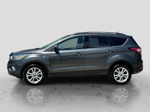 Used 2018 Ford Escape SE w/ SE Sync 3 Package FWD image 3