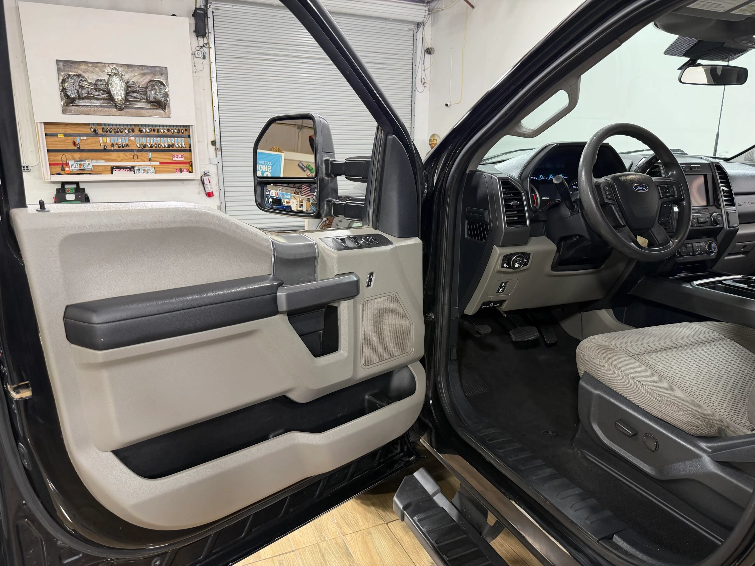 Used 2022 Ford F250 XLT w/ Black Appearance Package AWD/4WD image 13