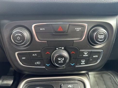 Used 2021 Jeep Compass 80th Special Edition image 28