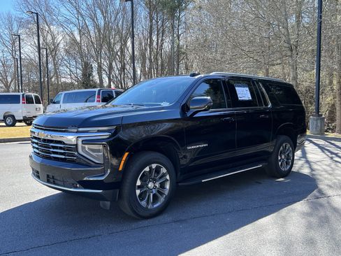 New 2026 Chevrolet Suburban LT w/ Comfort Package image 5